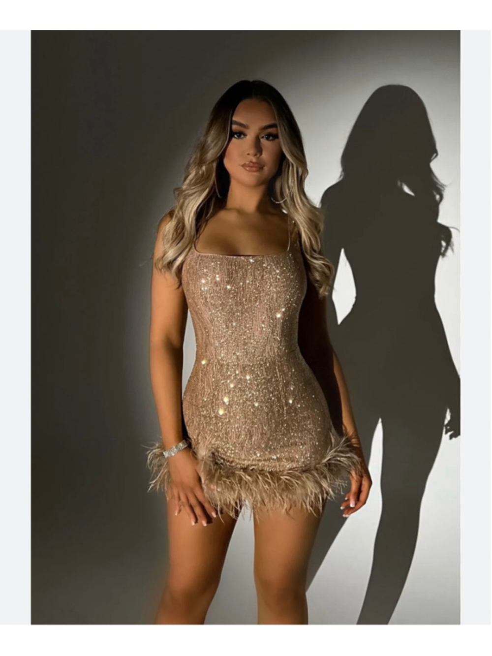 DRESSMEZEE GLITZ AND GLAMOUR FEATHER DETAIL MINI DRESS - GOLD size Medium